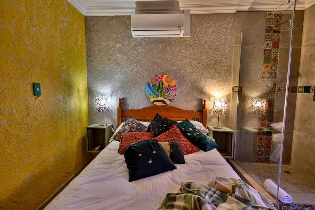 Iszis Guest House Блумфонтейн Экстерьер фото