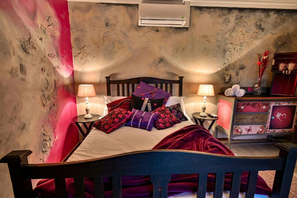 Iszis Guest House Блумфонтейн Экстерьер фото