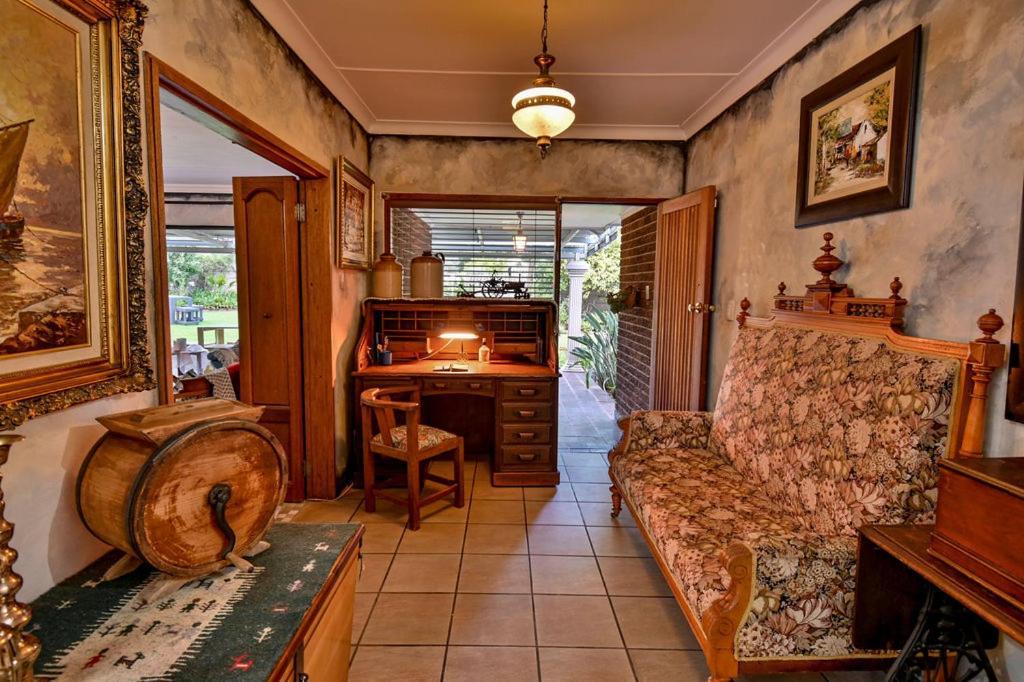 Iszis Guest House Блумфонтейн Экстерьер фото