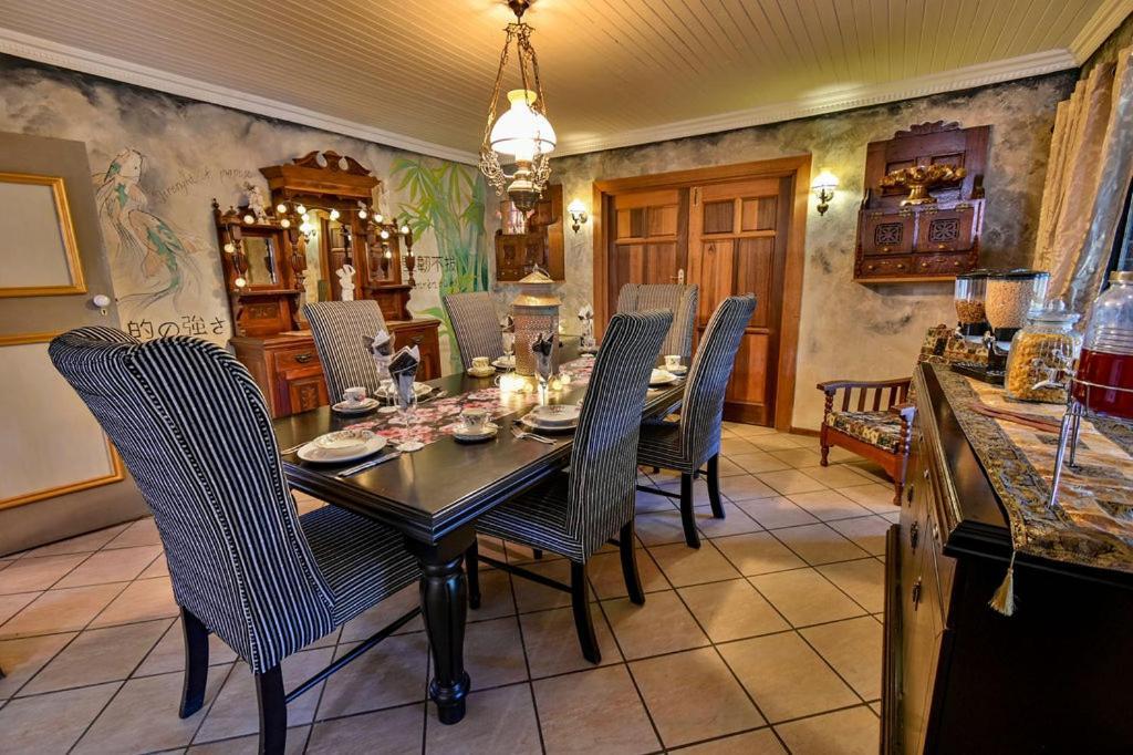 Iszis Guest House Блумфонтейн Экстерьер фото